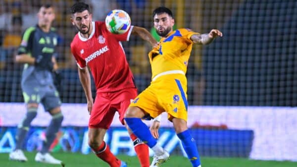 Tigres y Toluca empatan en el Universitario